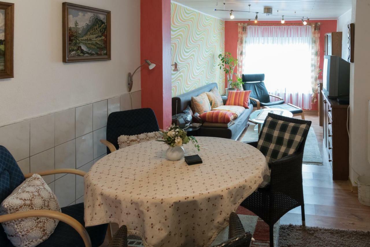 Ferienwohnung Buettner Solms-Oberbiel Esterno foto